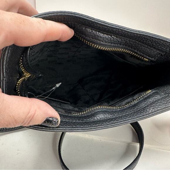 Michael Kors Hamilton Traveler - Black with Gold Accents - Picture 5 of 8